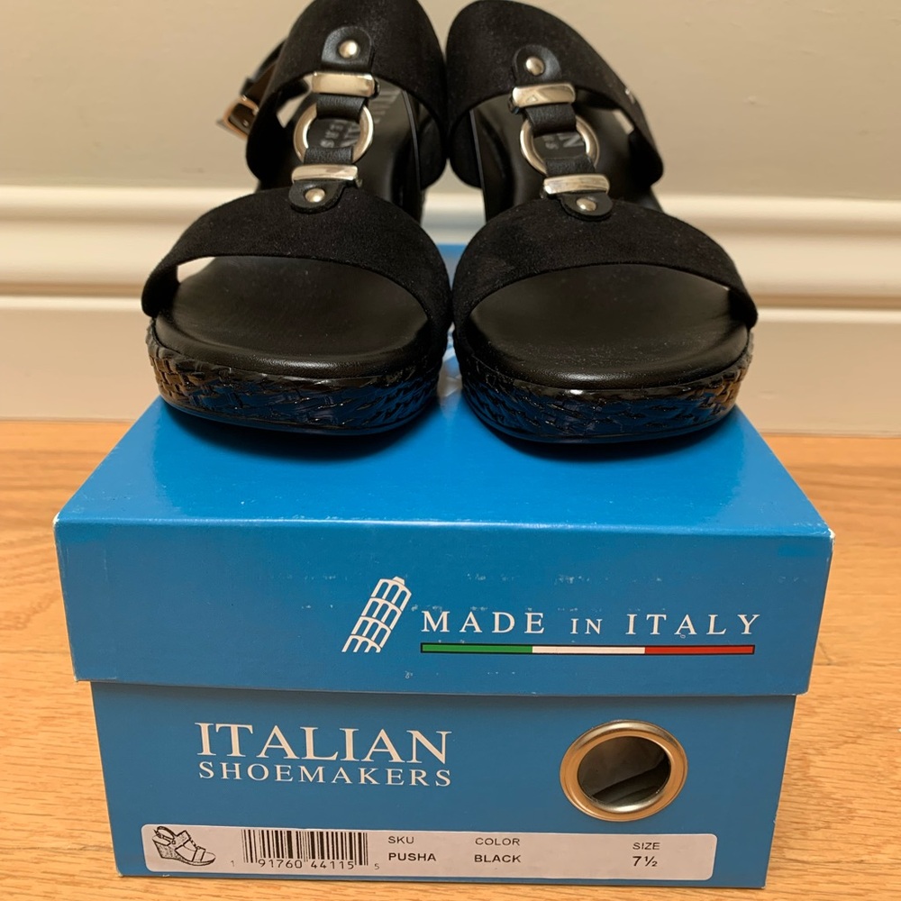 Size 7.5 Italian Shoemakers Pusha Black Wedge Sandals